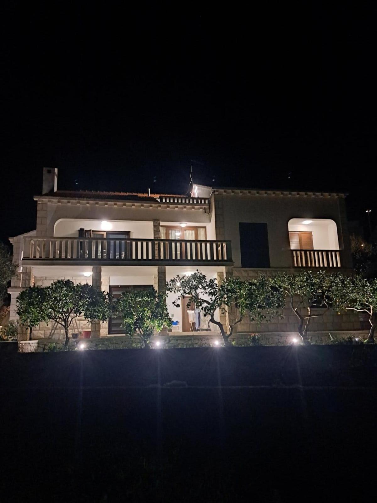 Apartments Blanka Zrnovo Exterior photo