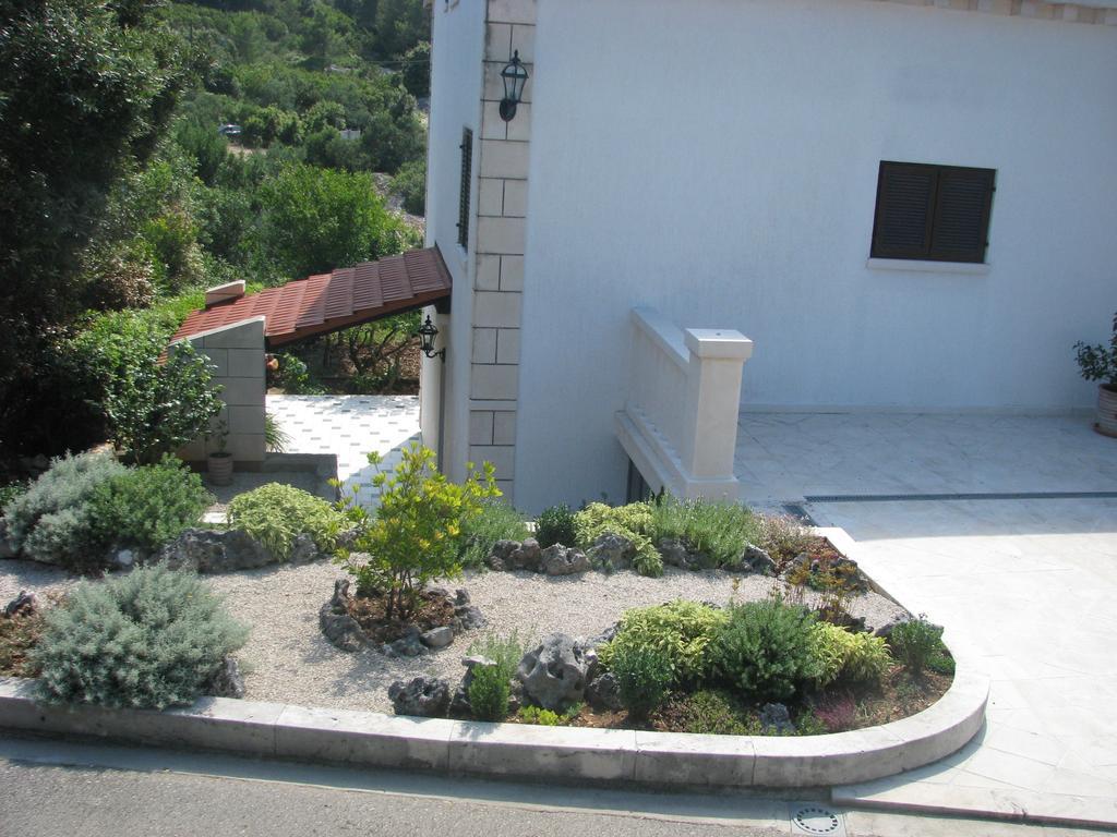 Apartments Blanka Zrnovo Exterior photo