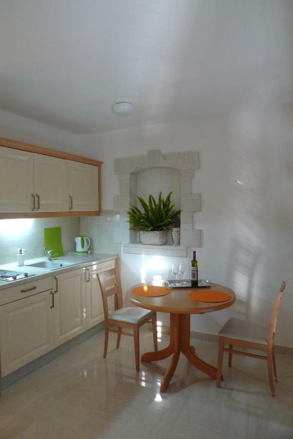 Apartments Blanka Zrnovo Exterior photo